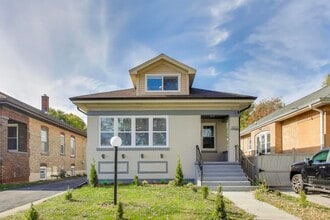 Building Photo - 1912 S 4th Ave