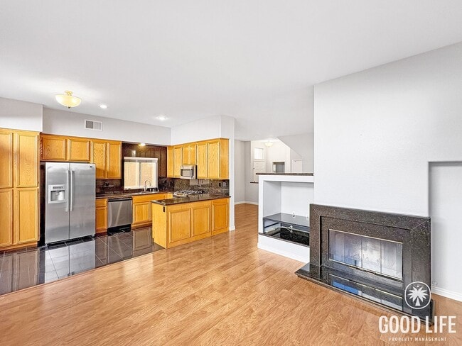 Building Photo - Spacious 4BR Home in Central Mira Mesa