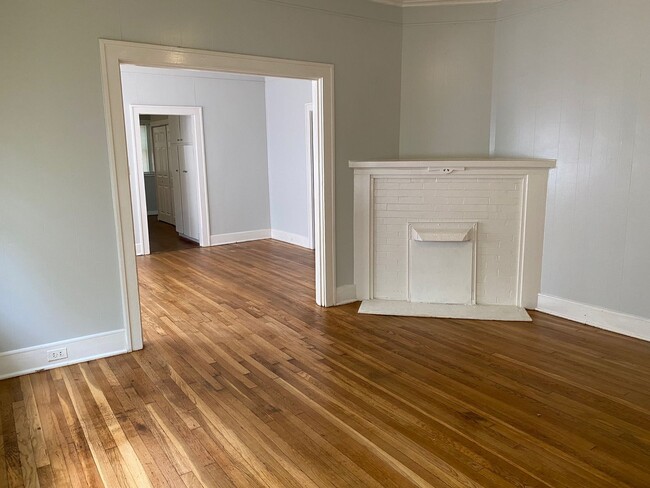 Building Photo - Highland 3BR/1BA by Centenary College