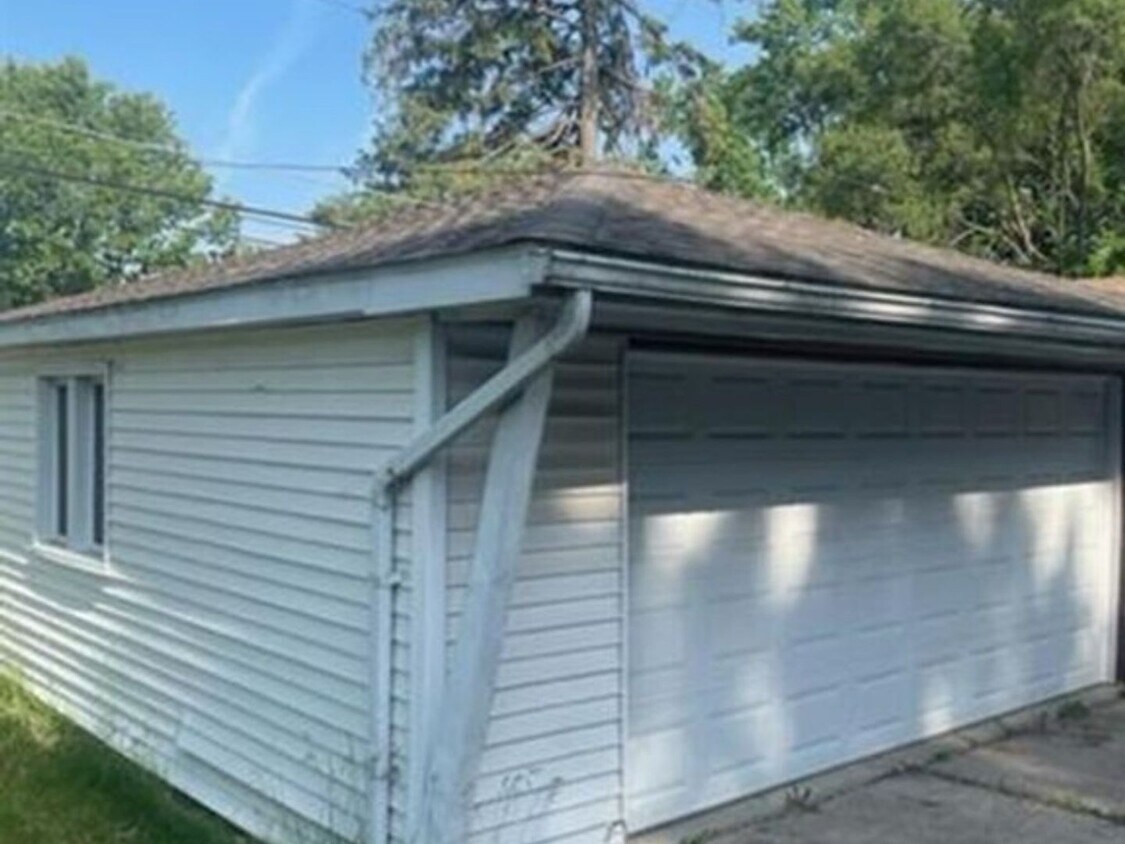 Building Photo - 3 Bedroom Single Family Home in Redford