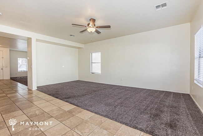 Foto del edificio - 2668 S Southwind Dr