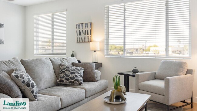 Foto del edificio - 255 N Camino Mercado