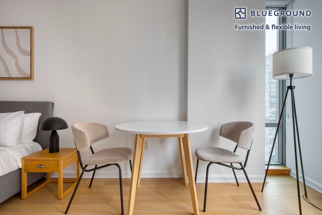 Foto del edificio - 535 W 23rd St