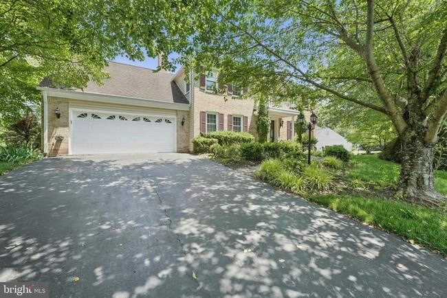 Building Photo - 9913 Rosewood Hill Cir