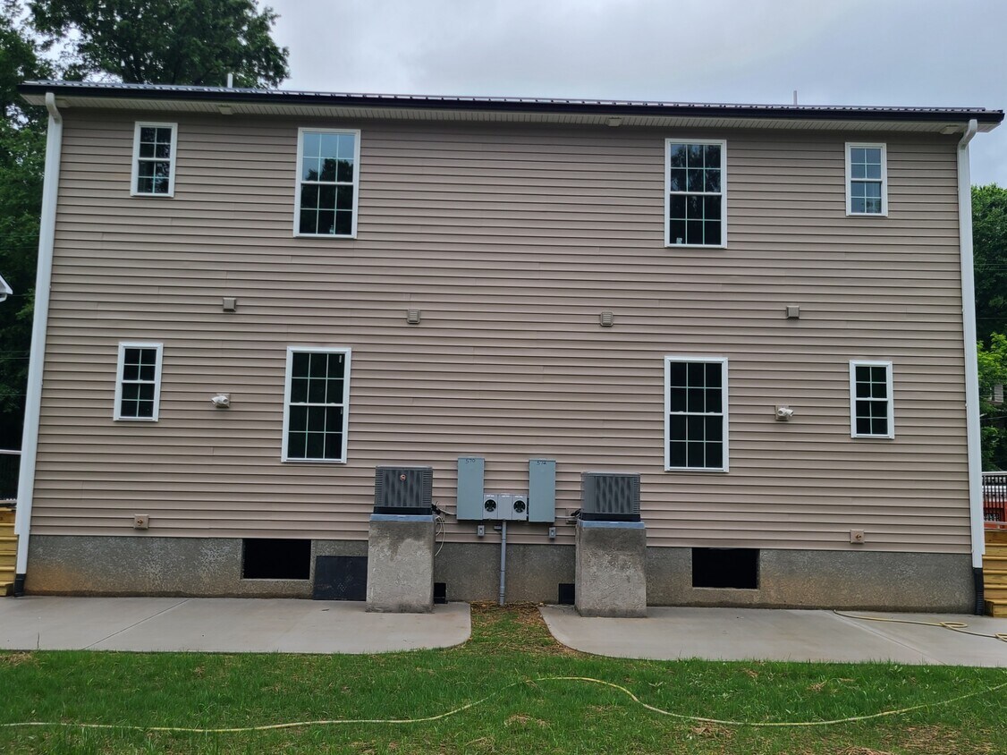 570 Old US Hwy 70, Swannanoa, NC 28778 Townhome Rentals in Swannanoa