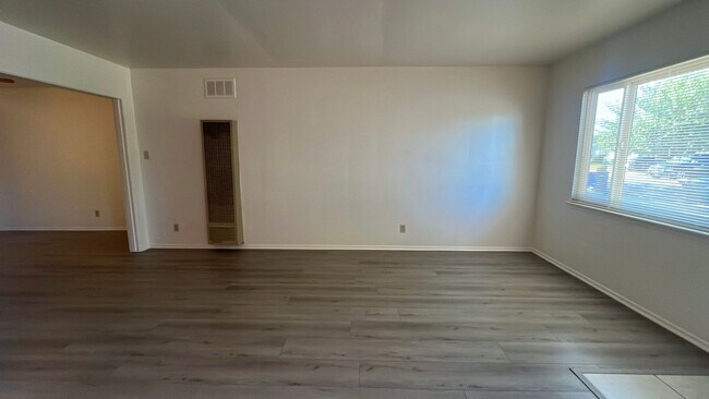 Foto del edificio - East Palmdale Home