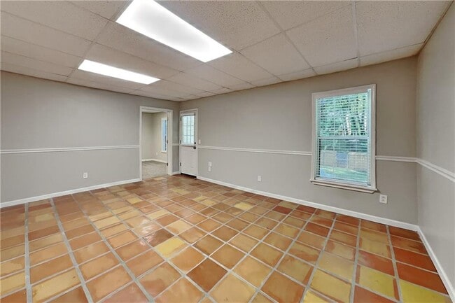 Building Photo - 715 Welford Rd NW