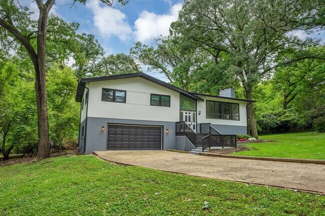 Foto del edificio - 1001 Oak Ln