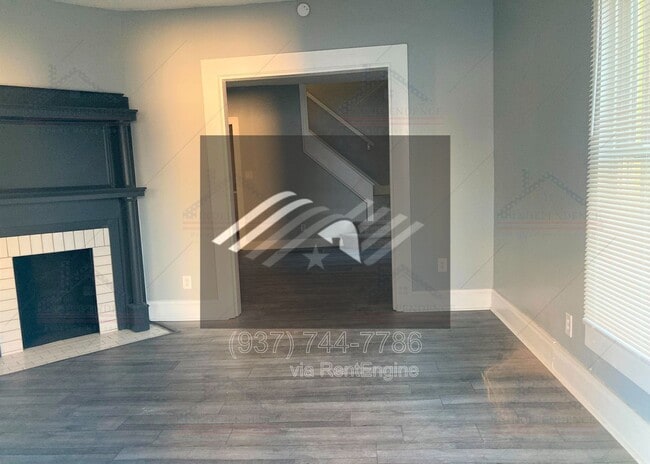 Building Photo - 419 Alberta St