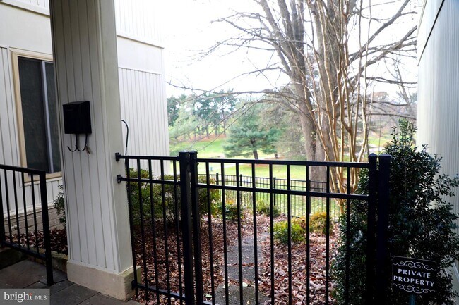 Building Photo - 1823 N Shore Ct