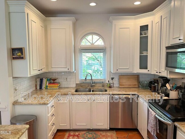 Building Photo - 1401 Governors Ct