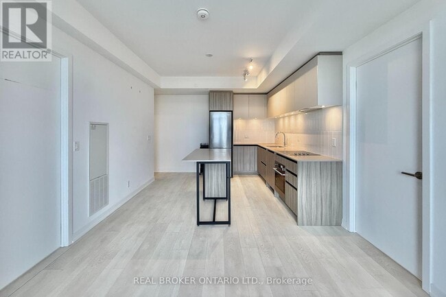 Building Photo - 7950 Bathurst St