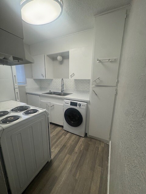 Foto del edificio - 5220 Weber Rd
