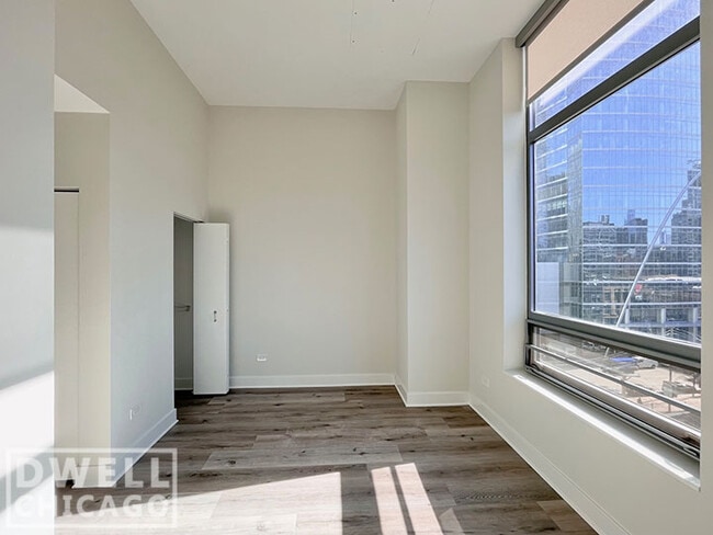 Foto del edificio - 216 N Canal St