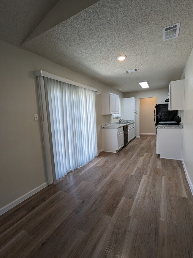 Foto del edificio - 3710 Trotwood Trail