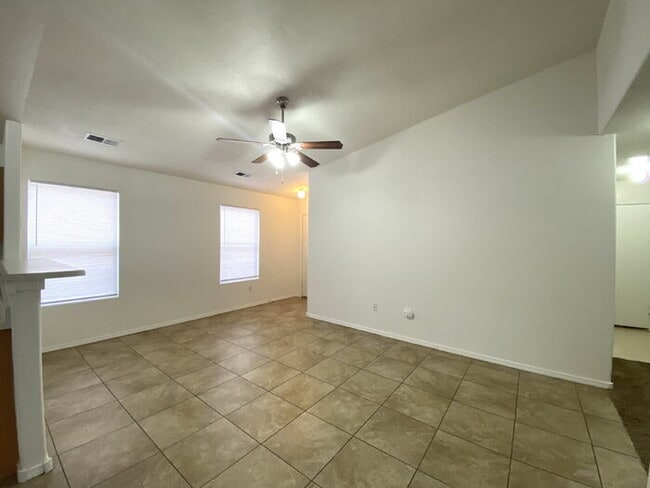 Building Photo - 3BR/2Bath in Rio Rancho