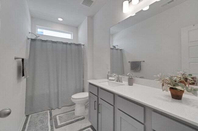 Foto del edificio - 12129 Rowan Hill Dr