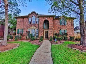 Building Photo - 1722 Evergreen Ln