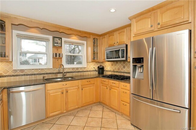 Building Photo - 66 Dutch Hollow Dr