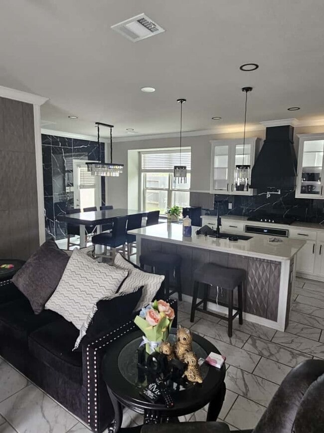 Building Photo - 100 Wedgewood Trce Ln