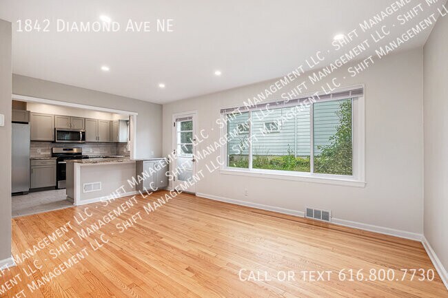 Building Photo - 1842 Diamond Ave NE