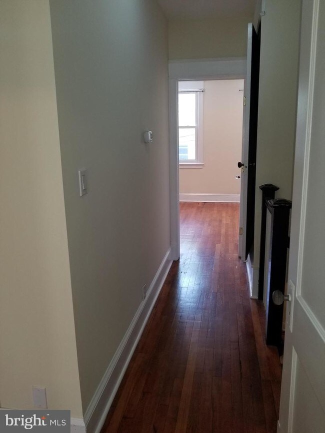 Building Photo - 1469 Girard St NW