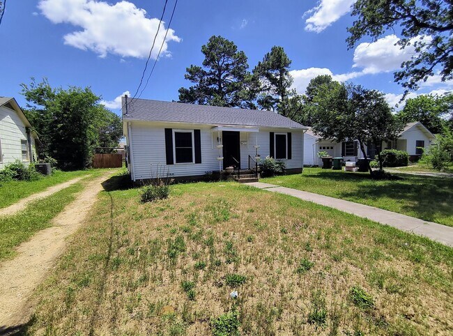 Building Photo - Fully Renovated 3-Bedroom Rental – New Appliances, Huge Yard, Garage, & Individual Room A/C!