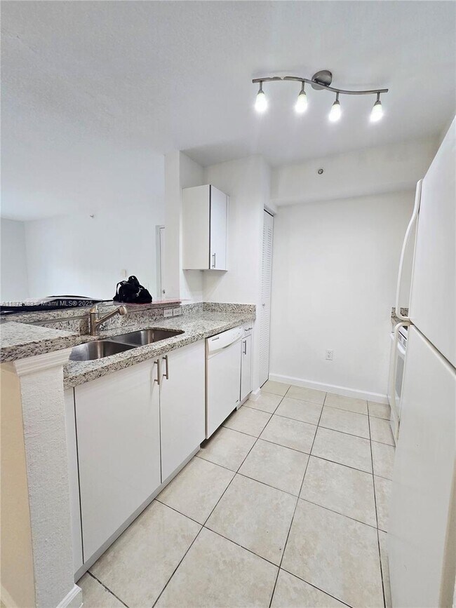 Building Photo - 15410 SW 284th St