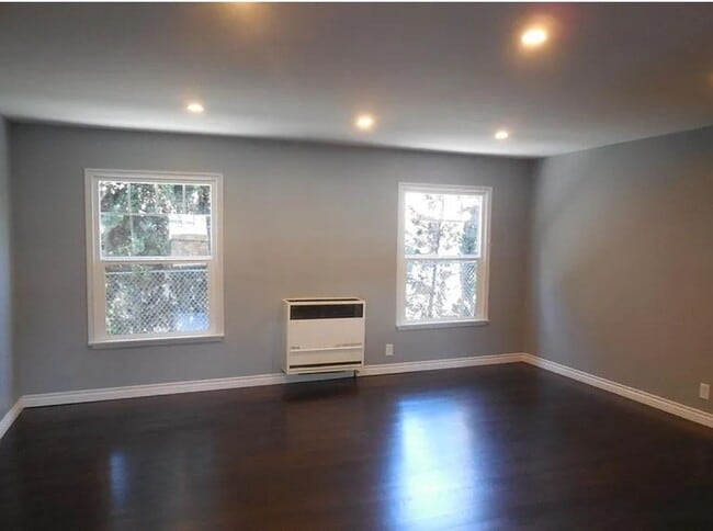 Building Photo - 5422 Glen Ellen Pl