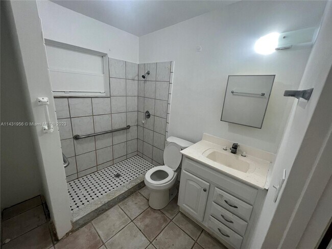 Foto del edificio - 1880 NW 28th St