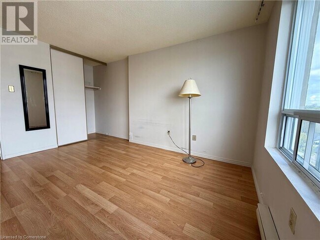 Building Photo - 65 Highland Crescent