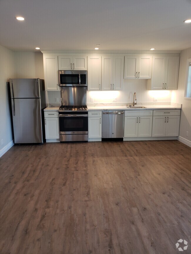 Marin Bay Park Apartments for Rent with Parking San Rafael, CA 1