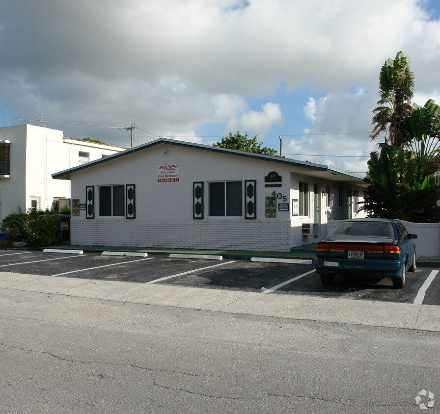 Building Photo - 405 SE 20th St