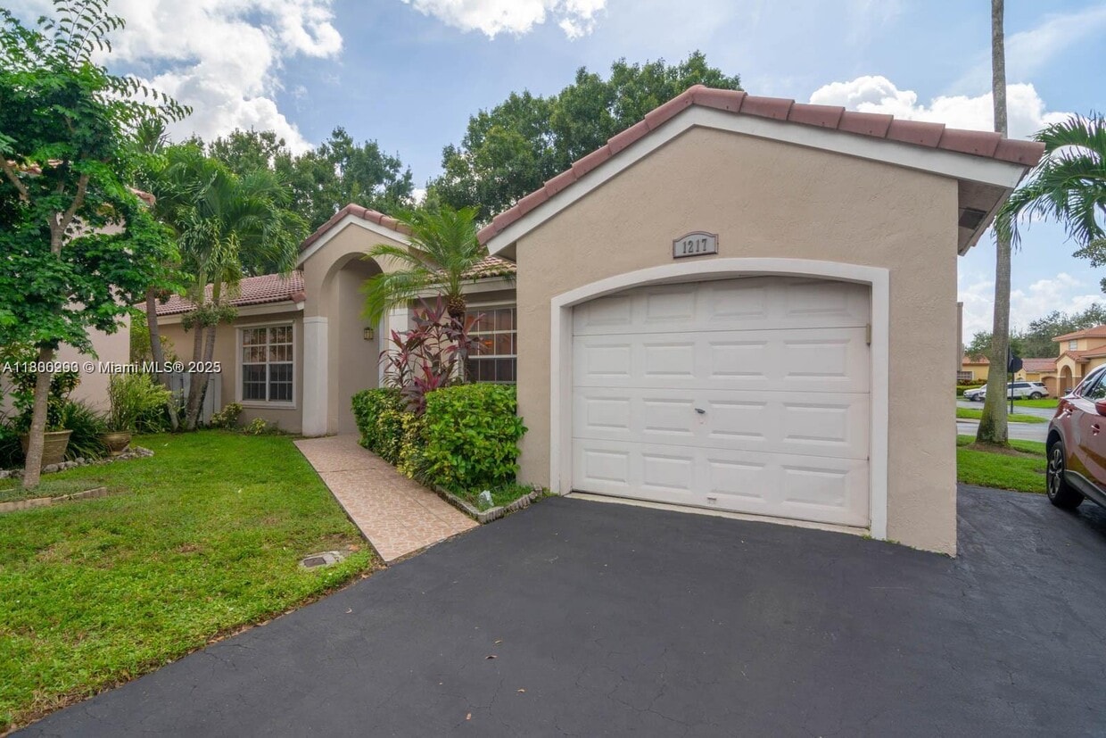 Foto principal - 1217 NW 125th Terrace