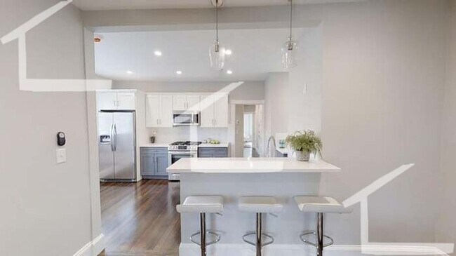 Building Photo - New Allston Listing!!