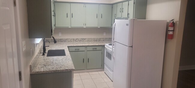Foto del edificio - 57366 Maple Ave