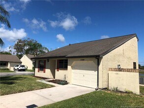 Building Photo - 2398 SE Breckenridge Cir