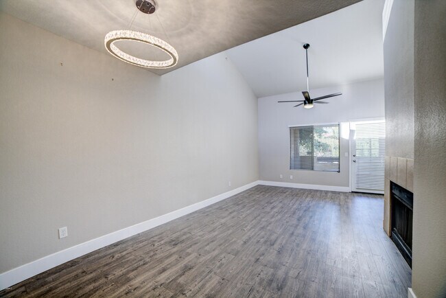 Foto del edificio - 7008 E Gold Dust Ave