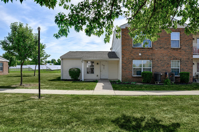 Building Photo - Meadow Glen