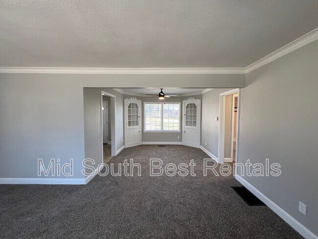 Building Photo - 2066 Laramie St