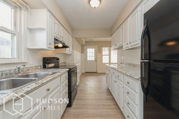 Foto del edificio - AVAILABLE NOW! -1445 Myrtle Ave, Cuyahoga ...