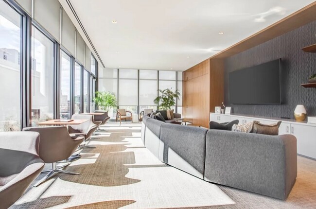 Foto del edificio - 820 N Orleans St