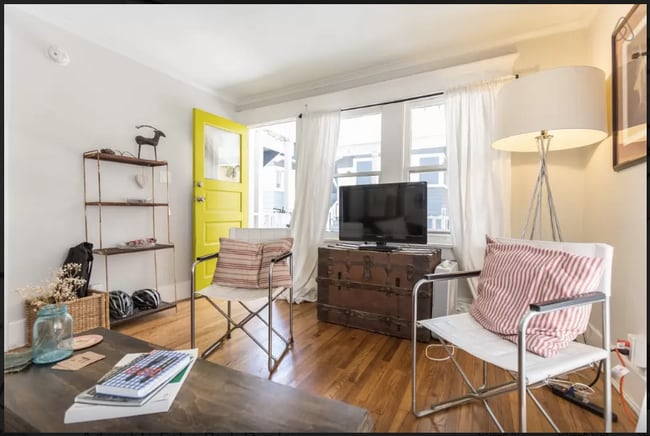 Living - 1453 Echo Park Avenue
