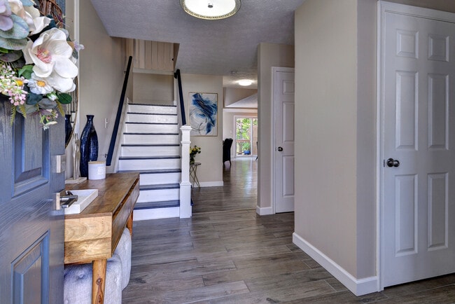 Building Photo - 5104 Salisbury Mews