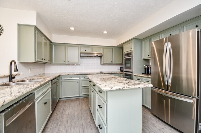 Foto del edificio - 7711 Hopewell Ln