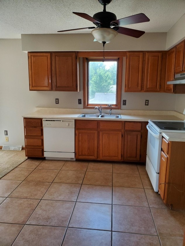 Building Photo - 3608 Teakwood Dr