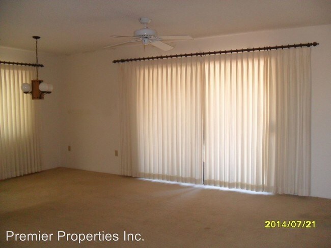 Building Photo - 1501 W Calle Mendoza