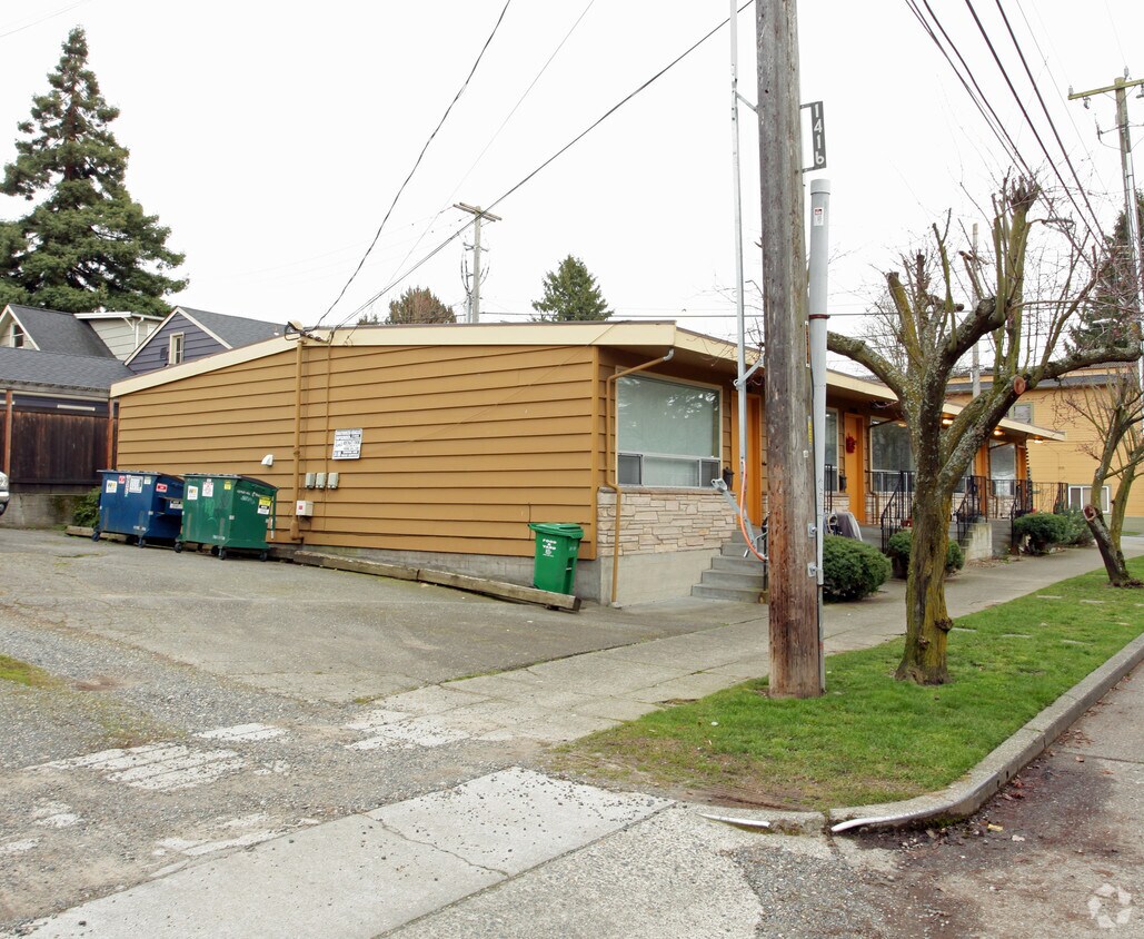 Building Photo - 4500 6th Ave NW