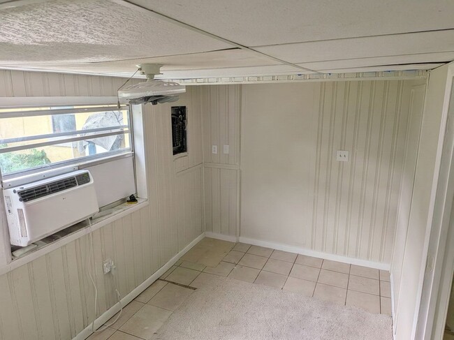Building Photo - 118 Orange Ave