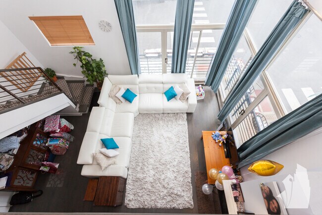 Foto del edificio - 3355 N Hamilton Ave